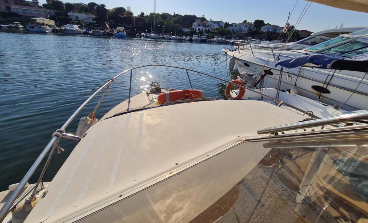 Bateau-hôtel Lupa - La Flotta Di Willy Gio Alghero