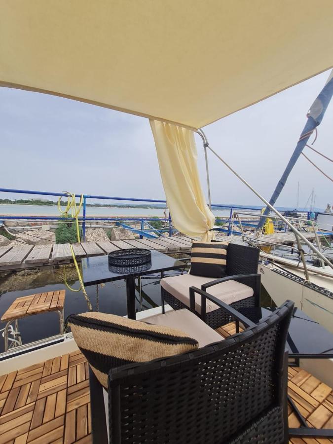 Lupa - La Flotta Di Willy Gio Bådhotel *